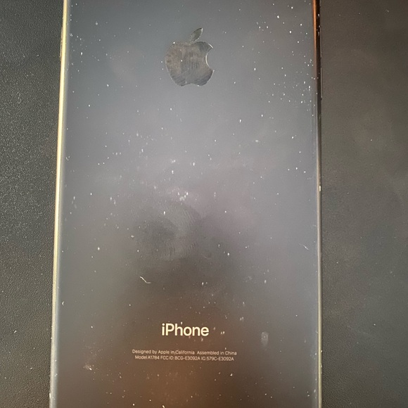 iPhone 7 Plus - Picture 3 of 3